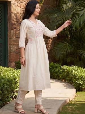 women floral embroidered empire thread work cotton kurta with trousers 4
