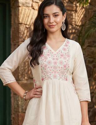 women floral embroidered empire thread work cotton kurta with trousers 5