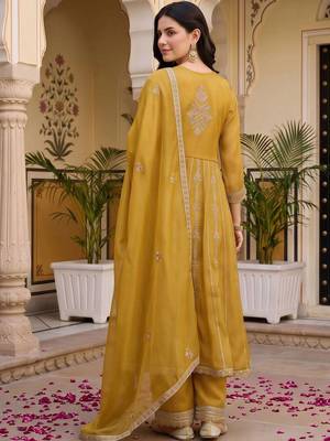 women floral embroidered empire thread work kurta with palazzos & with dupatta 4