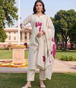 women floral printed regular kurta with trousers & with dupatta