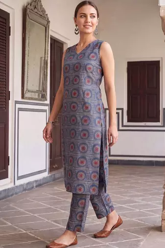 women printed regular cotton kurta with trousers