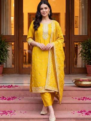 women ethnic motifs embroidered regular thread work kurta with trousers & with dupatta 6