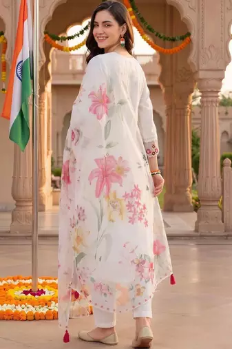women floral embroidered regular thread work kurta with trousers & with dupatta