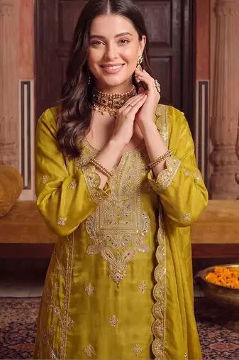women ethnic motifs embroidered regular thread work kurta with palazzos & with dupatta