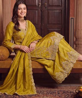 women ethnic motifs embroidered regular thread work kurta with palazzos & with dupatta 5