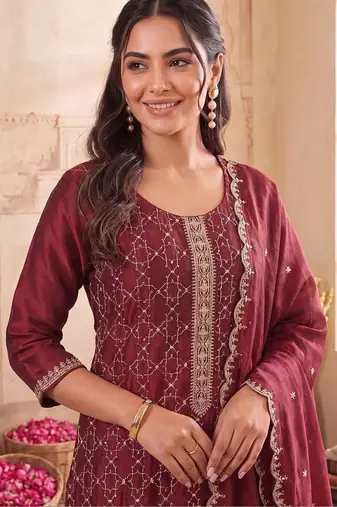 women ethnic motifs embroidered regular kurta with trousers & with dupatta