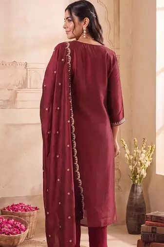 women ethnic motifs embroidered regular kurta with trousers & with dupatta