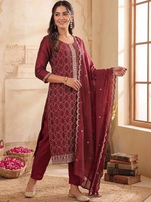 women ethnic motifs embroidered regular kurta with trousers & with dupatta 6
