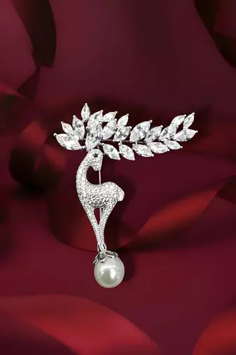 Pure 925 silver graceful fawn brooch