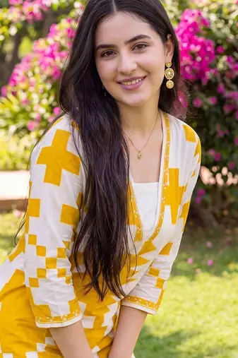 women printed regular kurta with palazzos