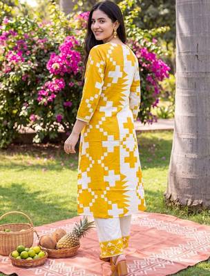 women printed regular kurta with palazzos 6