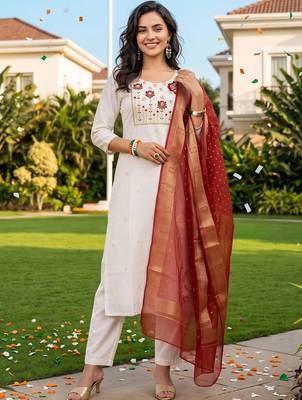 women floral embroidered regular thread work kurta with trousers & with dupatta 1
