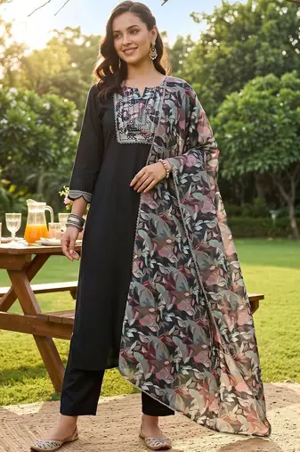women floral embroidered regular thread work kurta with trousers & with dupatta