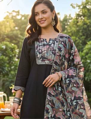 women floral embroidered regular thread work kurta with trousers & with dupatta 2