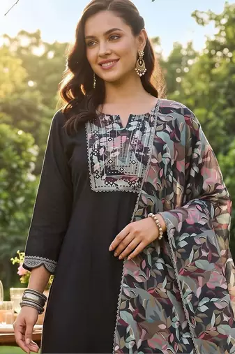 women floral embroidered regular thread work kurta with trousers & with dupatta