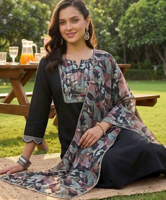 women floral embroidered regular thread work kurta with trousers & with dupatta 3