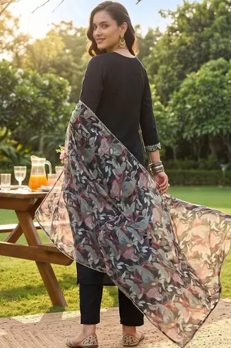 women floral embroidered regular thread work kurta with trousers & with dupatta