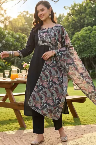 women floral embroidered regular thread work kurta with trousers & with dupatta