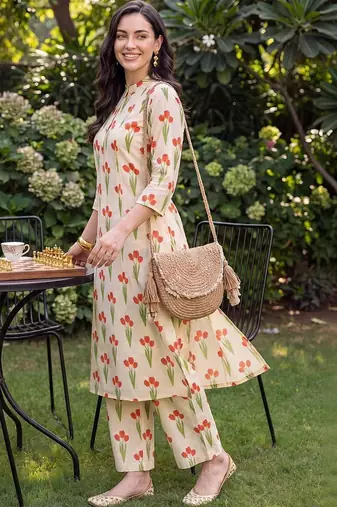 women floral printed regular cotton kurta with trousers