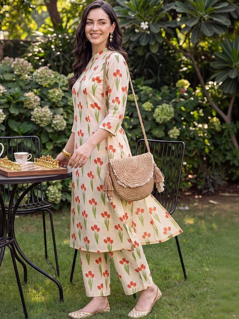 women floral printed regular cotton kurta with trousers