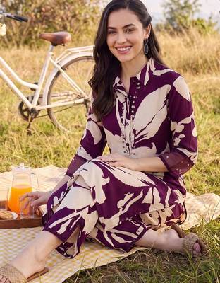 women floral printed regular sequinned kurta with trousers 2