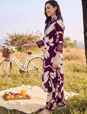 women floral printed regular sequinned kurta with trousers 4