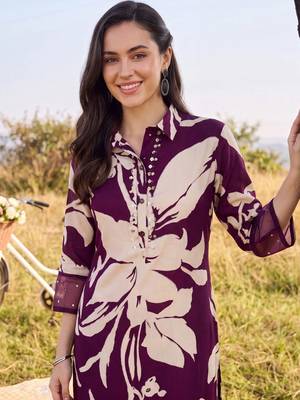 women floral printed regular sequinned kurta with trousers 5