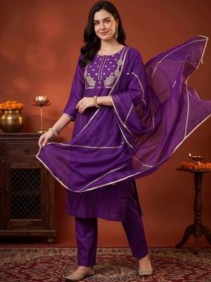 women ethnic motifs embroidered regular thread work liva kurta with trousers & with dupatta 2