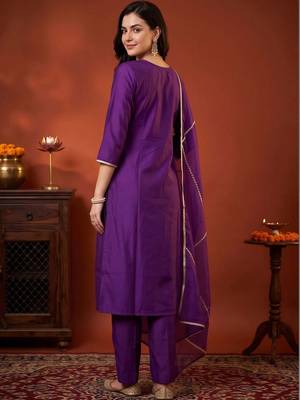 women ethnic motifs embroidered regular thread work liva kurta with trousers & with dupatta 4