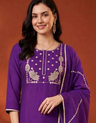 women ethnic motifs embroidered regular thread work liva kurta with trousers & with dupatta 6
