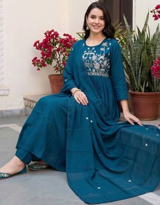 women ethnic motifs embroidered empire thread work cotton kurta with trousers & with dupatta 5