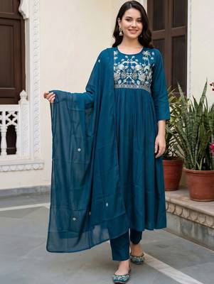 women ethnic motifs embroidered empire thread work cotton kurta with trousers & with dupatta 6