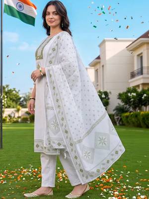 women ethnic motifs embroidered regular mirror work cotton kurta with trousers & with dupatta 4