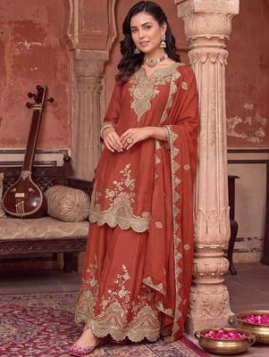 women ethnic motifs embroidered regular kurta with sharara & with dupatta 3