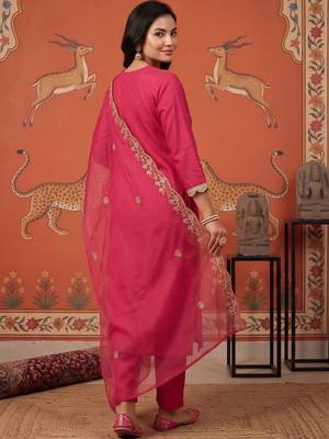 women ethnic motifs embroidered regular thread work kurta with trousers & with dupatta 3