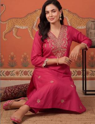 women ethnic motifs embroidered regular thread work kurta with trousers & with dupatta 4