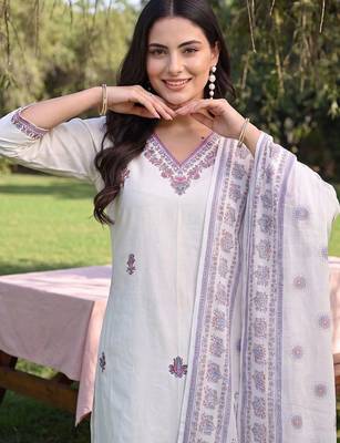women ethnic motifs embroidered regular thread work cotton kurta with trousers & with dupatta 5