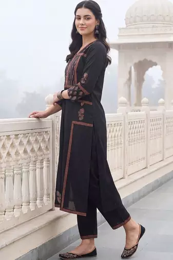 women ethnic motifs printed regular cotton kurta with trousers