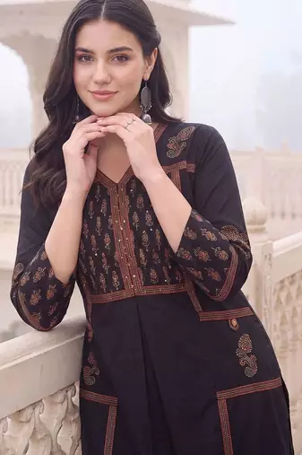 women ethnic motifs printed regular cotton kurta with trousers