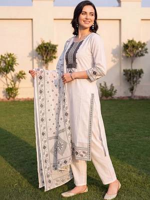 women ethnic motifs embroidered regular mirror work cotton kurta with trousers & with dupatta 3