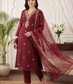 women ethnic motifs embroidered regular thread work kurta with trousers & with dupatta