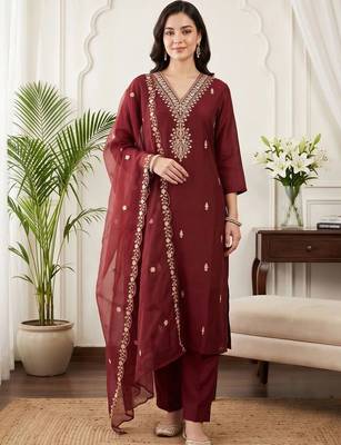 women ethnic motifs embroidered regular thread work kurta with trousers & with dupatta 6