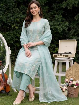 women ethnic motifs embroidered regular thread work kurta with trousers & with dupatta 5