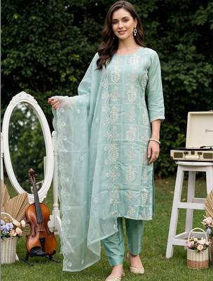 women ethnic motifs embroidered regular thread work kurta with trousers & with dupatta 6