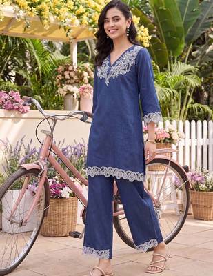 women ethnic motifs embroidered regular thread work linen kurta with trousers 1