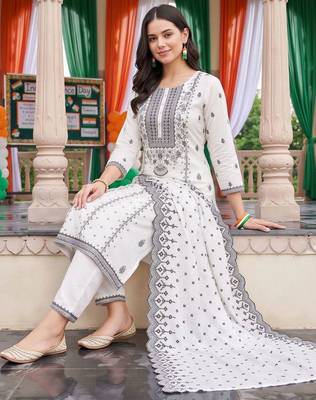 women ethnic motifs printed regular kurta with trousers & with dupatta 2