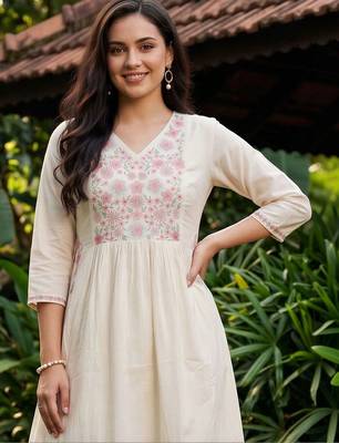 women floral embroidered empire thread work cotton kurta with trousers 2