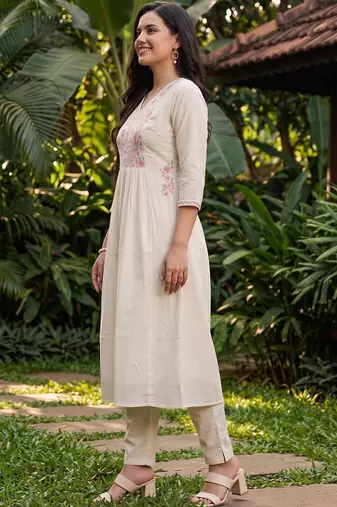 women floral embroidered empire thread work cotton kurta with trousers