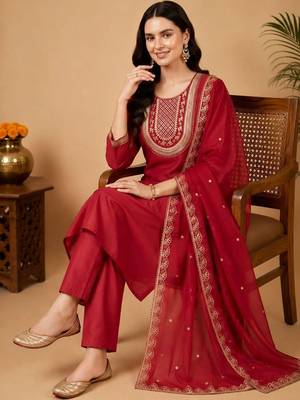 women ethnic motifs embroidered regular liva kurta with trousers & with dupatta 5