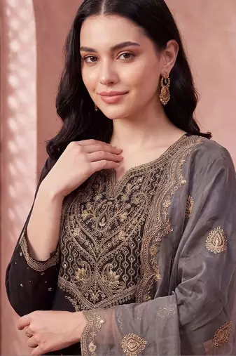 women ethnic motifs embroidered regular kurta with trousers & with dupatta